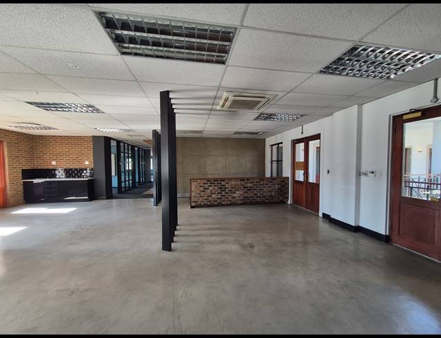 1,627M² OFFICE TO LET IN SANDTON CENTRAL